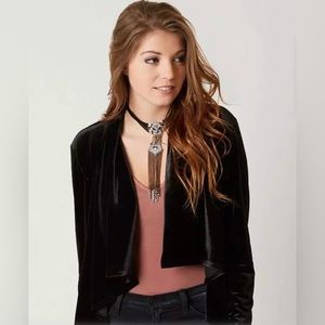 Mimi chica black open velvet blazer size small